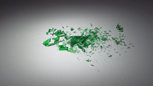 Bouteille en verre tombant et écrasant, Ralenti