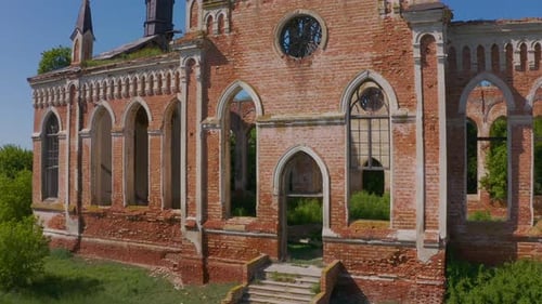 Église Sainte-Marie de style néo-gothique dans le village de Kamenka, région de Saratov, Russie.
Le