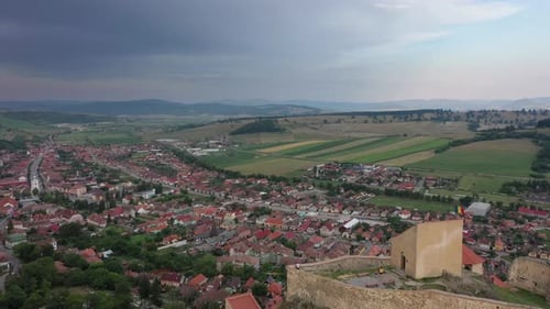 Mittelalterliche Festung über der Stadt