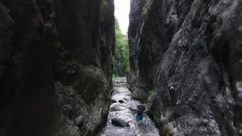Trekking Canyon