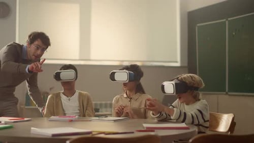 Children Explore Virtual Reality in Classroom with Teacher