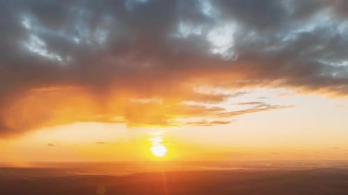 Vue Aérienne Du Soleil, Ciel Théâtral Lumineux