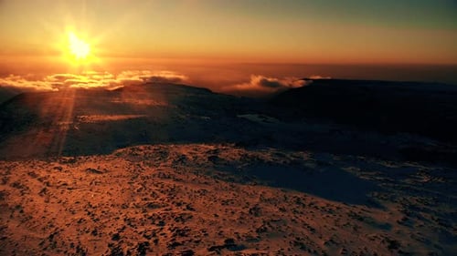 Winterlandschaft mit Schneefall bedeckt