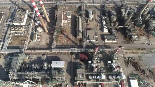 Vue de dessus de l'immense usine