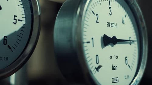 Industrielle Ausrüstung. Manometer. Nahaufnahme.