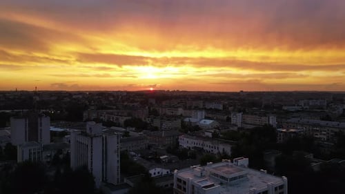 Großstadt bei The Crimson Sunset