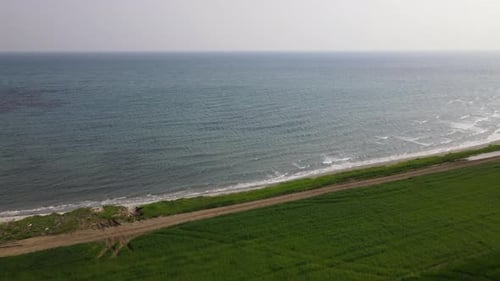 Tagesansichten auf das Mittelmeer. Schießen von einer Drohne aus.