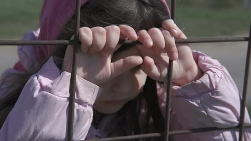 Réfugié dans l'enfance.