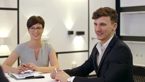 Erfolgreiche Unternehmer bei Treffen