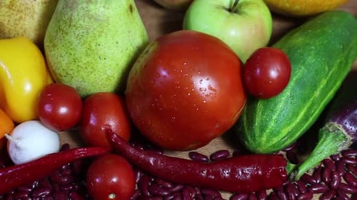 Buntes Gemüse auf dem Tisch Herbst