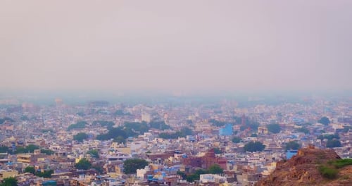 Vue sur Jodhpur, la ville bleue, le fort de Mehrangarh et Jaswant Thada. Jodhpur, Rajasthan, Inde