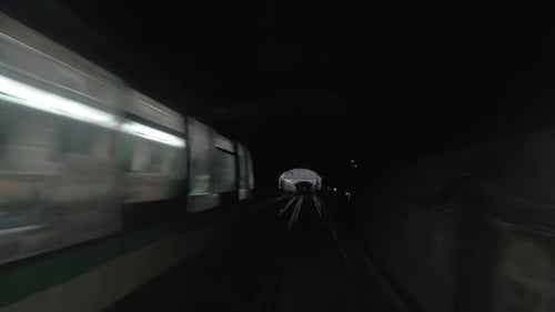 Mit der U-Bahn durch die Stadt reisen