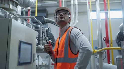 Wirtschaftsingenieur in der Fabrik