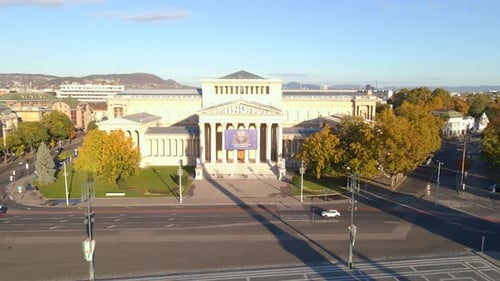 Quick pull away from the Museum of Fine Arts and Heroes Square