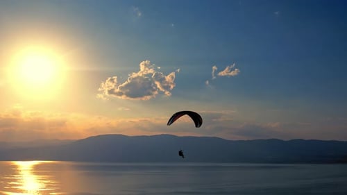 Parapente dans Sunrise Cinématographique Epic Extreme Sport