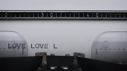 Tapez du texte sur une machine à écrire