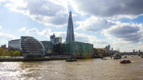 London City Hall and Thames River