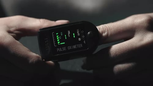 Measuring Amount of Oxygen in Blood with Pulse Oximeter