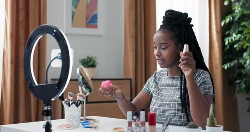 Un tutorial de maquillaje de un bloguero popular