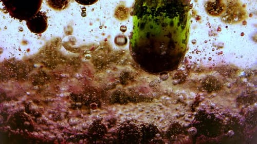 Blasen in Öl und Wasser mit Tinte 16