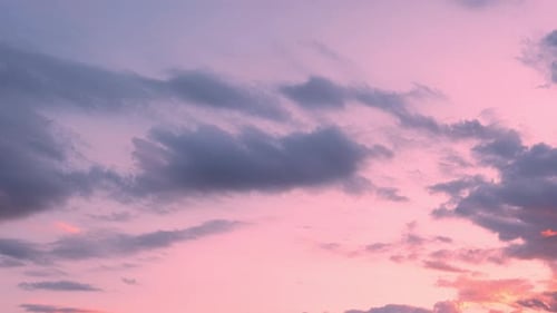 4K UHD : Timelapse d'un beau ciel avec fond de nuages