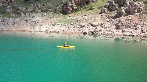 Canoë Homme Sur Le Lac