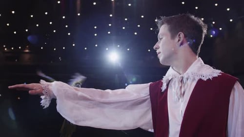 Un dompteur de cirque et son ara