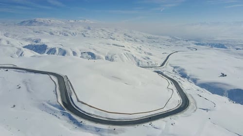 Verschneite Winter-Bergstraße