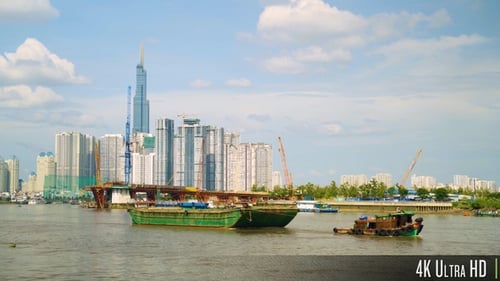 Panorama de la ville de Ho Chi Minh en 4K le long de la rivière Song Sai Gon