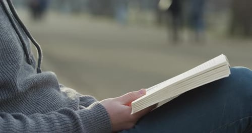 Ein Buch lesen