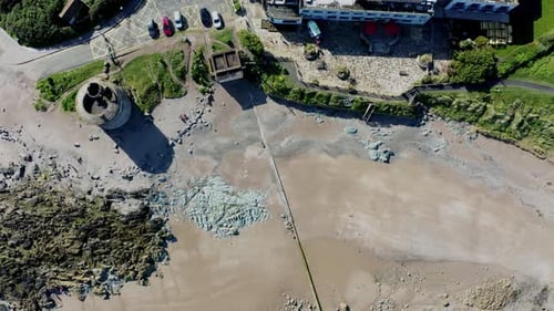 Luftaufnahme von oben nach unten über Irish Tower