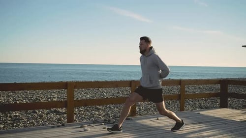 Das Training beginnt mit einer Aufwärmübung zum Dehnen