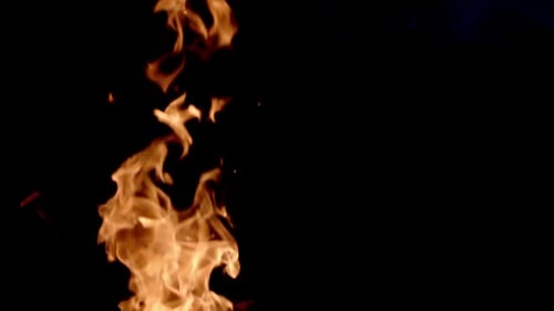 Fire Flame isoliert auf schwarzem Hintergrund