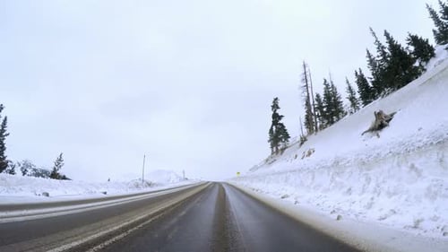 Point de vue POV - Traverser le col Loveland en hiver.