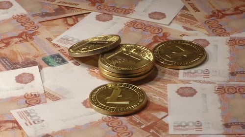 Lightcoins LTC tournant sur des billets de 5000 roubles russes. Crypto-monnaie Internet virtuelle mondiale