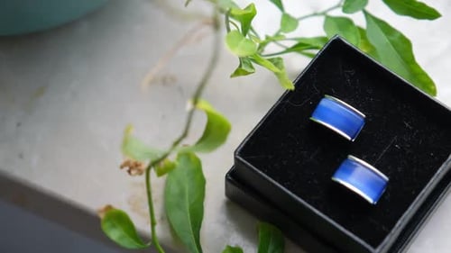 Manschettenknöpfe, ein Accessoire für Hemdärmel für Herren.
