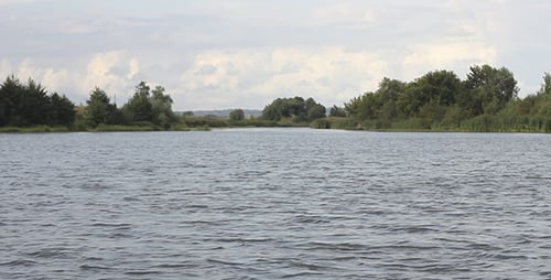 Wellen auf dem Fluss 2
