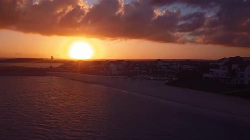 Sonnenuntergang im Karibikstrand mit unglaublichen Farben 5 4k 24fps
