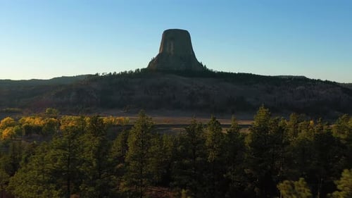 Devils Tower Butte bei Sonnenuntergang