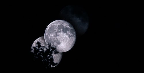 Aufgehender Mond