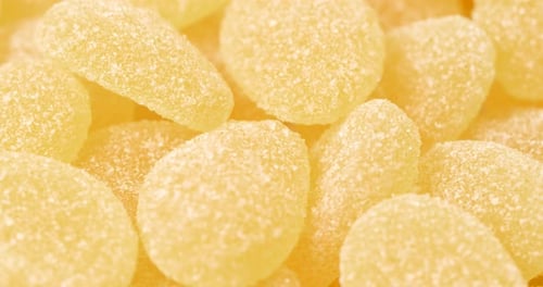 gelbe Bonbons