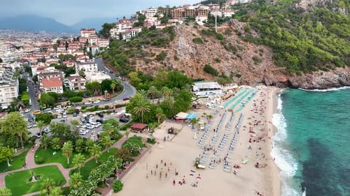 Bewölkter Sommerstrand Luftaufnahme 4 K Türkei Alanya