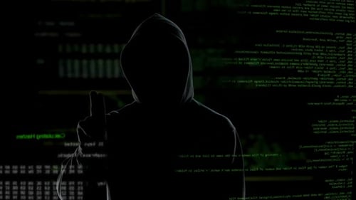 Portefeuille de crypto-monnaie piraté, criminel financier volant de l'argent sur un compte
