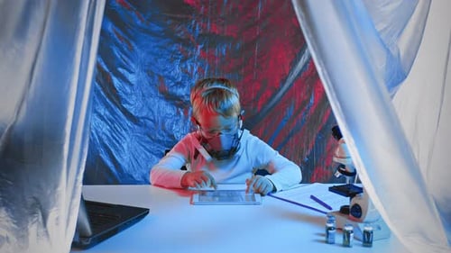 Das Konzept von Little Scientist