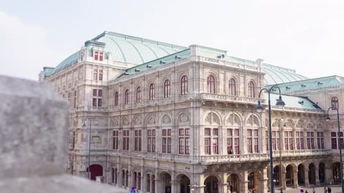 Primer plano de la Wiener Staatsoper (Ópera Estatal de Viena)