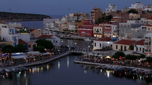 Scène du soir sur le lac Voulismeni, Agios Nikolaos, Crète