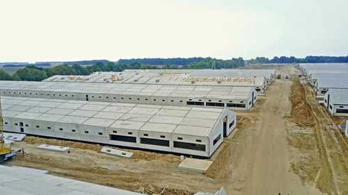 Bau einer neuen Farm