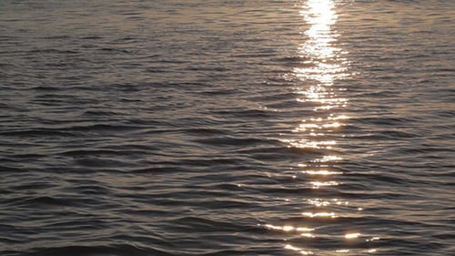 Eau avec reflet du soleil