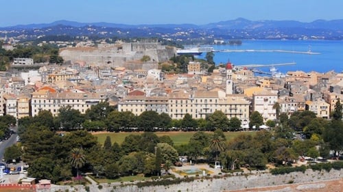 Vue aérienne sur la ville de Corful