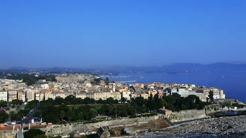 Vue aérienne de la ville de Corfou avec la lumière du soleil 3